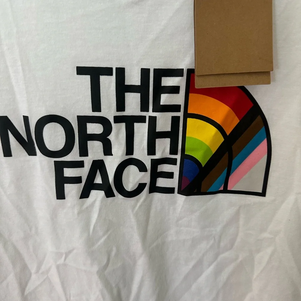 THE NORTH FACE MEN’S PRIDE LOGO TEE: WHITE: NWT: SZ M